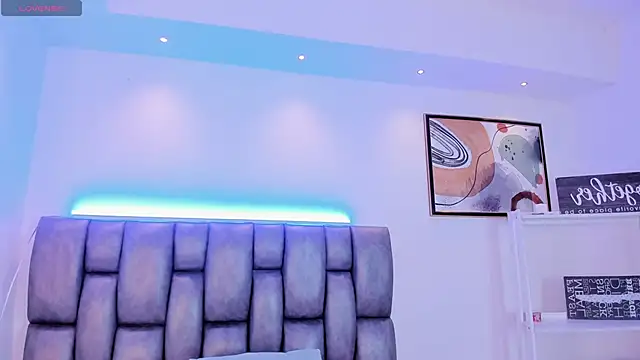 martina mancini online show from September 9, 2025, 12:14 pm