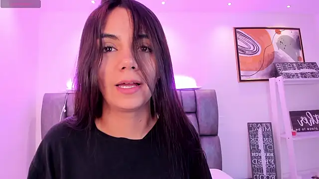 martina mancini online show from October 23, 2025, 2:27 pm