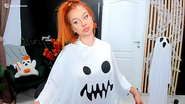 Snapshot of fireflowers_ chatting on October 4, 2025, 12:01 am fireflowers online show from October 4, 2025, 12:01 am