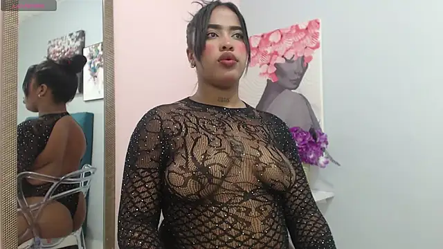 Snapshot of AichaBrown chatting on March 16, 2025, 4:30 am AichaBrown online show from March 16, 2025, 4:30 am