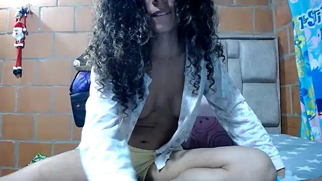 Snapshot of Nadia_Monroe chatting on October 26, 2025, 4:13 am Nadia Monroe online show from October 26, 2025, 4:13 am