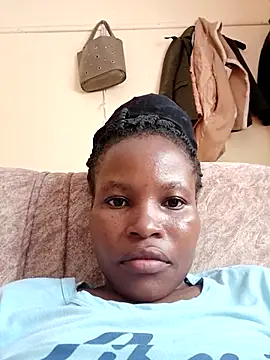 petite babe online show from March 5, 2026, 11:51 am