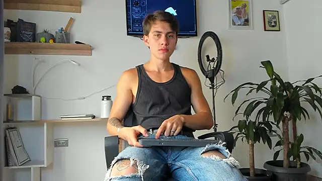 Snapshot of manucute_23_ chatting on October 28, 2025, 3:11 pm manucute 23 online show from October 28, 2025, 3:11 pm