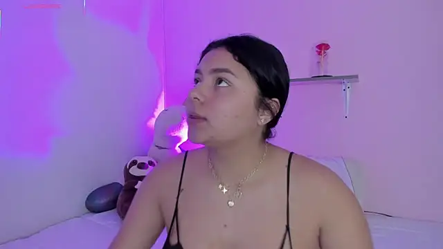 Snapshot of Oriana_Guzman chatting on November 18, 2025, 10:45 pm Oriana Guzman online show from November 18, 2025, 10:45 pm