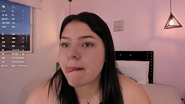 Snapshot of Oriana_Guzman chatting on October 9, 2025, 10:54 pm Oriana Guzman online show from October 9, 2025, 10:54 pm