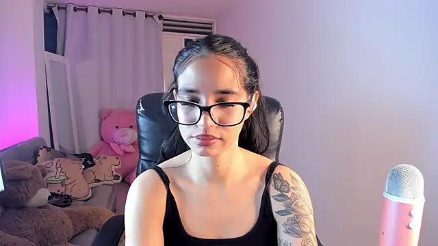 Snapshot of i_babbyyyy chatting on March 18, 2025, 4:51 am i babbyyyy online show from March 18, 2025, 4:51 am