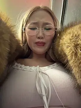 Snapshot of Aiko_Yumi chatting on February 20, 2026, 5:04 pm Aiko Yumi online show from February 20, 2026, 5:04 pm