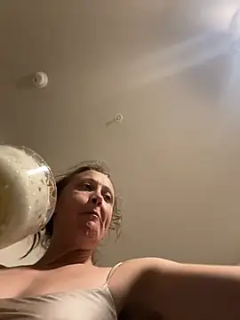 Snapshot of SexyB214 chatting on September 28, 2025, 3:24 am SexyB214 online show from September 28, 2025, 3:24 am