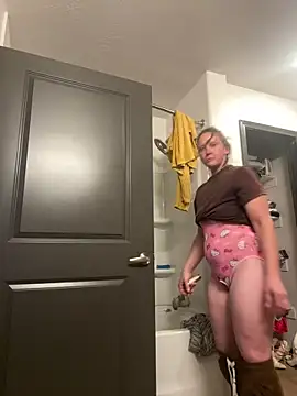 Snapshot of SexyB214 chatting on November 16, 2025, 5:17 pm SexyB214 online show from November 16, 2025, 5:17 pm