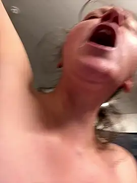 Snapshot of SexyB214 chatting on November 27, 2025, 10:54 pm SexyB214 online show from November 27, 2025, 10:54 pm