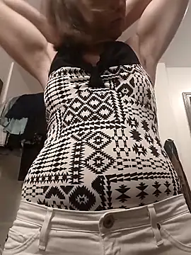 Snapshot of SexyB214 chatting on December 15, 2025, 9:42 pm SexyB214 online show from December 15, 2025, 9:42 pm