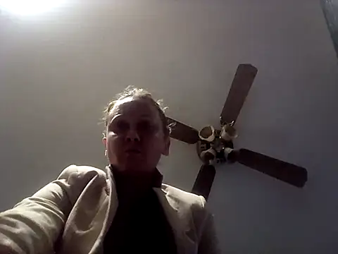 Snapshot of SexyB214 chatting on September 27, 2025, 12:00 pm SexyB214 online show from September 27, 2025, 12:00 pm