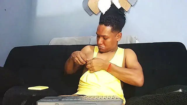 Grandeygruesa1 online show from December 5, 2025, 7:51 am