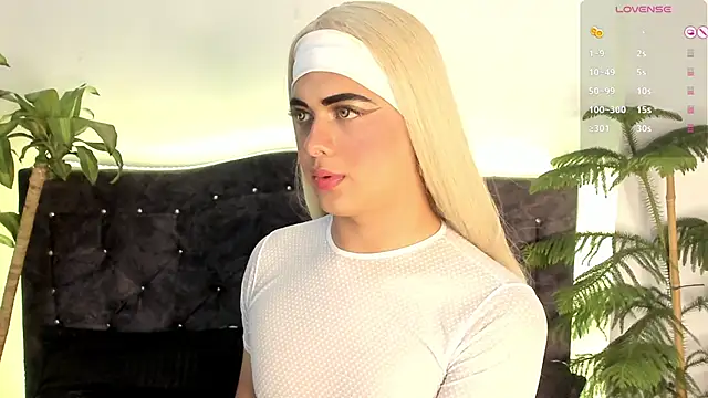 Snapshot of candy_canne__ chatting on December 11, 2024, 6:20 pm candy canne   online show from December 11, 2024, 6:20 pm