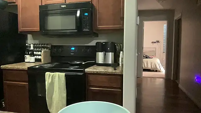 Snapshot of NatalieKneals chatting on January 3, 2025, 6:44 am NatalieKneals online show from January 3, 2025, 6:44 am