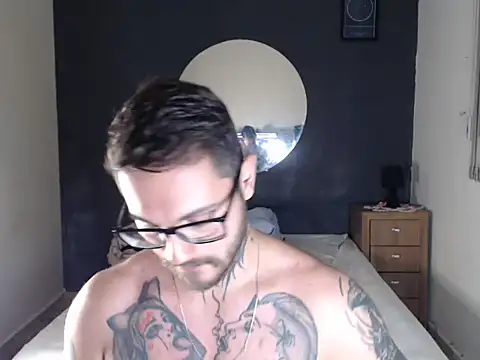 Snapshot of clark_r chatting on November 13, 2025, 12:25 am clark r online show from November 13, 2025, 12:25 am