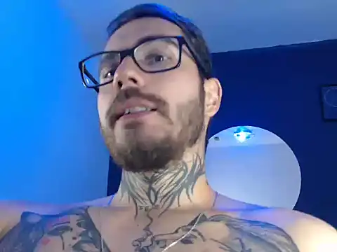 Snapshot of clark_r chatting on October 2, 2025, 12:14 am clark r online show from October 2, 2025, 12:14 am