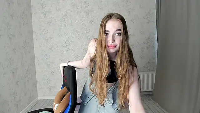 LissaCain online show from February 2, 2025, 9:40 am