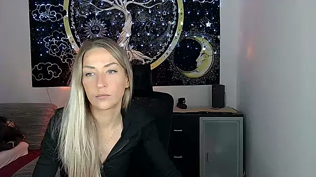 SexxyLiviaa online show from November 17, 2025, 9:30 pm