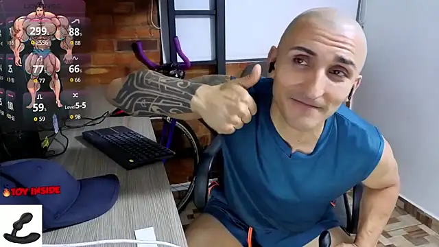 Snapshot of Marck_Muscle chatting on November 12, 2025, 1:54 am Marck Muscle online show from November 12, 2025, 1:54 am