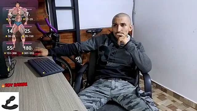 Snapshot of Marck_Muscle chatting on November 23, 2025, 4:22 am Marck Muscle online show from November 23, 2025, 4:22 am