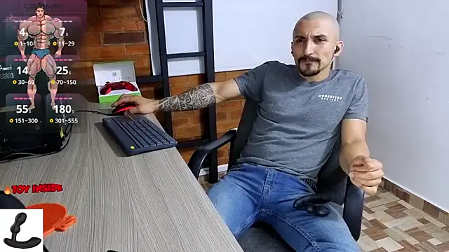 Snapshot of Marck_Muscle chatting on December 16, 2025, 2:27 am Marck Muscle online show from December 16, 2025, 2:27 am