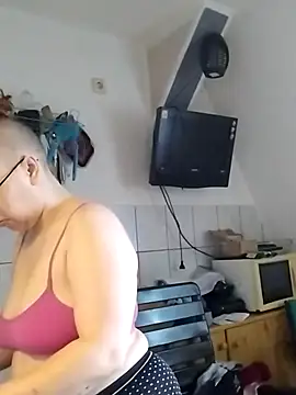 Snapshot of Isabella_Geney chatting on July 2, 2026, 1:17 pm Isabella Geney online show from July 2, 2026, 1:17 pm