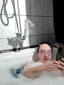 Isabella Geney online show from February 21, 2026, 5:59 pm