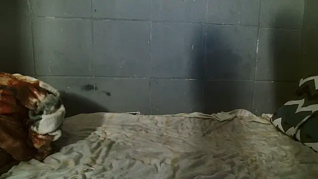 Snapshot of UncutToyBoy23cm chatting on July 6, 2026, 3:25 pm UncutToyBoy23cm online show from July 6, 2026, 3:25 pm