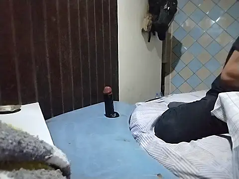 Snapshot of UncutToyBoy23cm chatting on December 20, 2025, 12:35 am UncutToyBoy23cm online show from December 20, 2025, 12:35 am