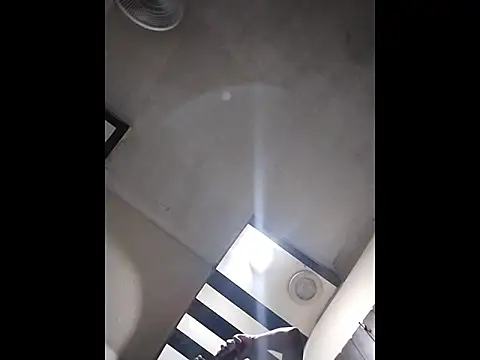 Snapshot of UncutToyBoy23cm chatting on December 20, 2025, 9:28 pm UncutToyBoy23cm online show from December 20, 2025, 9:28 pm