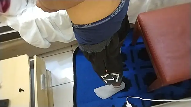 Snapshot of UncutToyBoy23cm chatting on January 6, 2026, 1:37 pm UncutToyBoy23cm online show from January 6, 2026, 1:37 pm