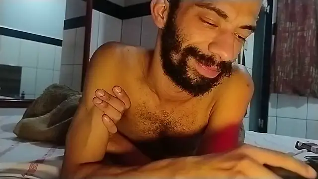 Snapshot of UncutToyBoy23cm chatting on April 11, 2026, 10:13 pm UncutToyBoy23cm online show from April 11, 2026, 10:13 pm