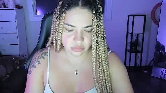 MelSaunders online show from October 28, 2025, 4:13 am