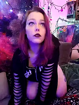 EverlyEster online show from January 30, 2025, 10:19 am