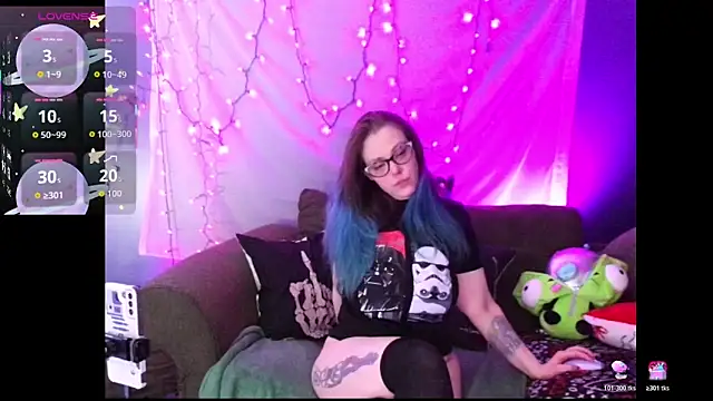 Snapshot of EverlyEster chatting on February 14, 2026, 3:51 am EverlyEster online show from February 14, 2026, 3:51 am