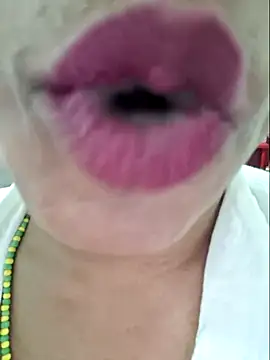 Snapshot of gatadeojosclaros chatting on November 9, 2025, 11:09 pm gatadeojosclaros online show from November 9, 2025, 11:09 pm