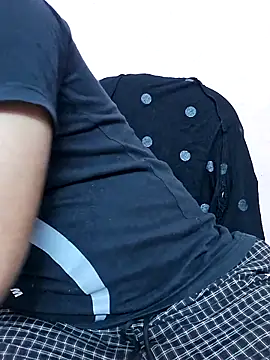 Snapshot of GlassBarge9 chatting on November 5, 2025, 2:09 pm GlassBarge9 online show from November 5, 2025, 2:09 pm