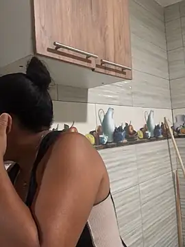 Snapshot of BrianaHazel chatting on December 23, 2025, 2:11 am BrianaHazel online show from December 23, 2025, 2:11 am