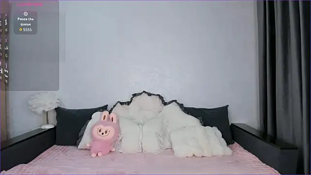 Snapshot of Long_is1and chatting on December 5, 2025, 3:32 pm Long is1and online show from December 5, 2025, 3:32 pm