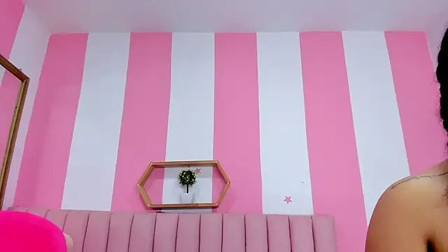 Snapshot of ISABELLA_020 chatting on February 4, 2026, 12:33 pm ISABELLA 020 online show from February 4, 2026, 12:33 pm