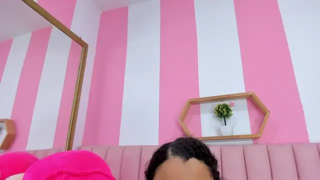 Snapshot of ISABELLA_020 chatting on February 25, 2026, 12:49 pm ISABELLA 020 online show from February 25, 2026, 12:49 pm