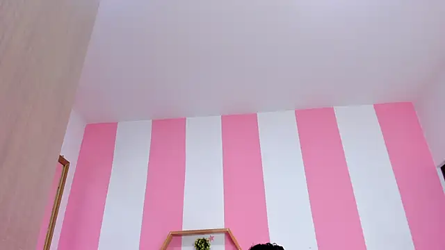 Snapshot of ISABELLA_020 chatting on February 7, 2026, 12:57 pm ISABELLA 020 online show from February 7, 2026, 12:57 pm