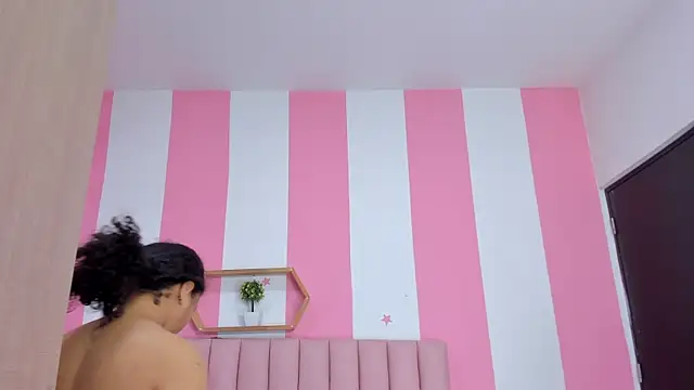 Snapshot of ISABELLA_020 chatting on February 23, 2026, 12:39 pm ISABELLA 020 online show from February 23, 2026, 12:39 pm