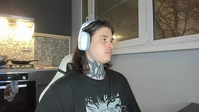  torfin  online show from December 14, 2024, 10:39 pm