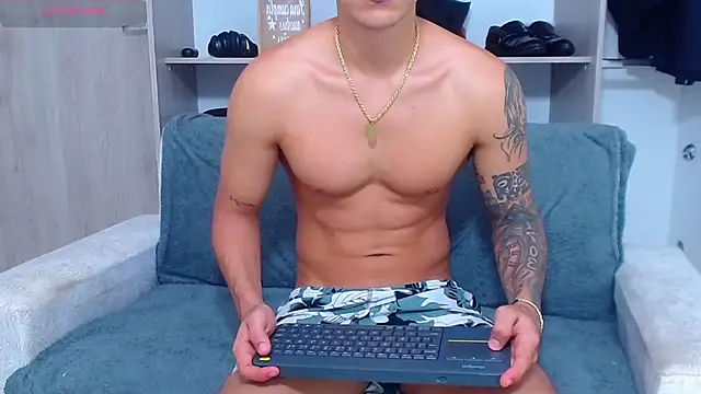 Tristan-bm online show from September 25, 2025, 12:33 pm