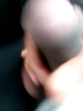 Snapshot of Luce1997 chatting on September 30, 2025, 12:33 pm Luce1997 online show from September 30, 2025, 12:33 pm