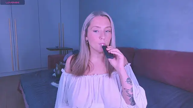 Snapshot of Oh_mylissa chatting on June 29, 2026, 7:35 pm Oh mylissa online show from June 29, 2026, 7:35 pm
