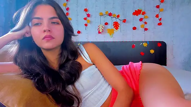 Milana Crystal  online show from October 28, 2025, 8:13 am