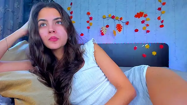 Milana Crystal  online show from October 27, 2025, 8:04 am